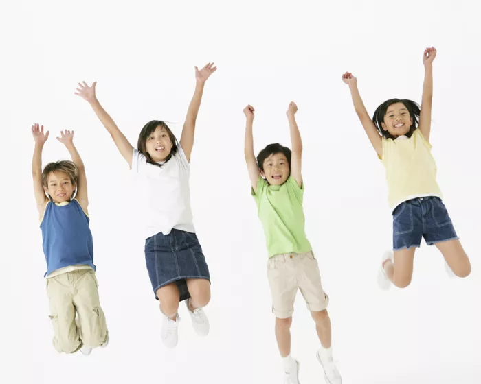 پریدن، یکی از تمرینات ورزشی ساده برای کودکان
